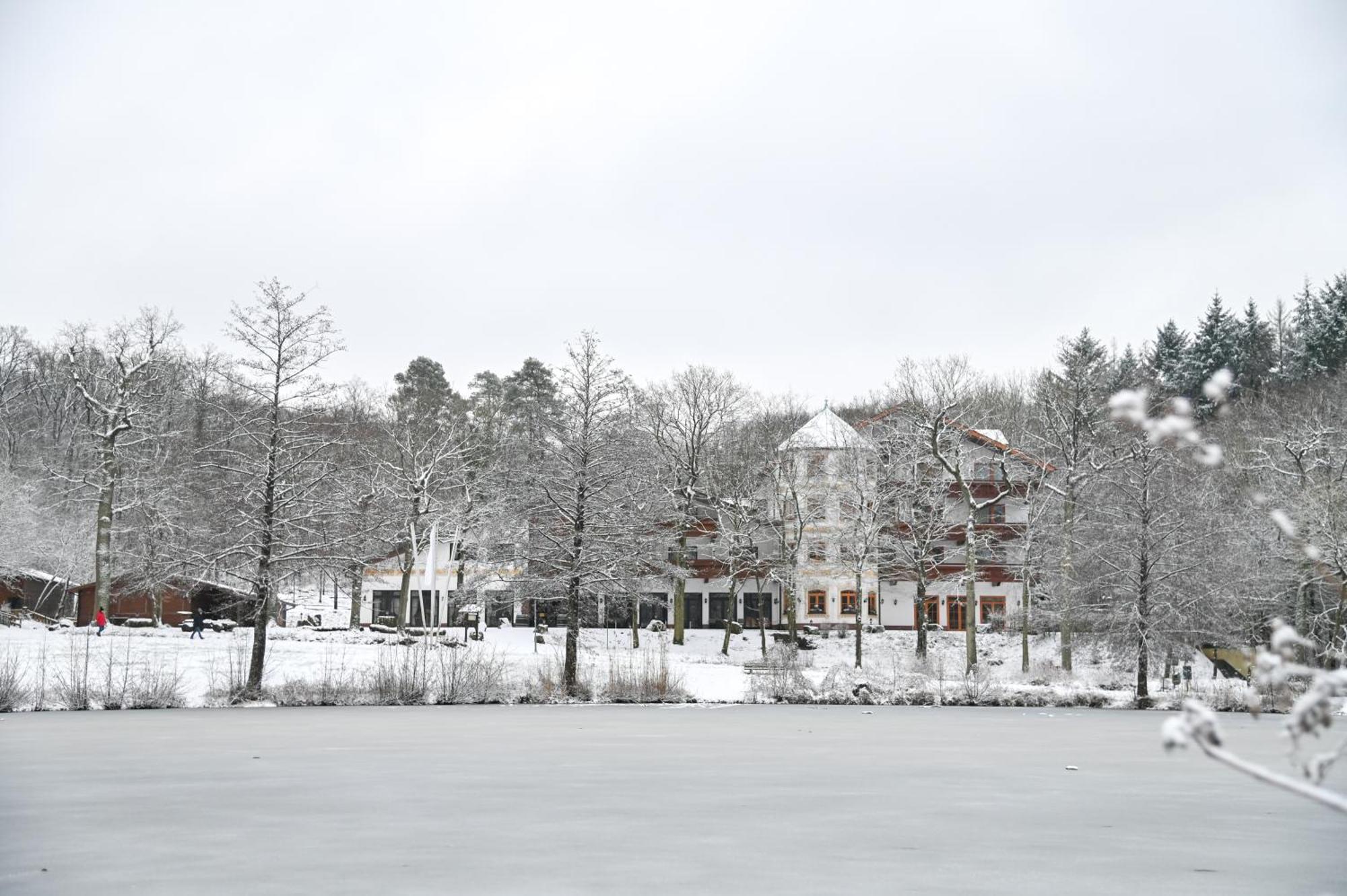 Hotel-Restaurant Kreuzberghof Tagungs- Und Veranstaltungshotel Tiefenbach  エクステリア 写真