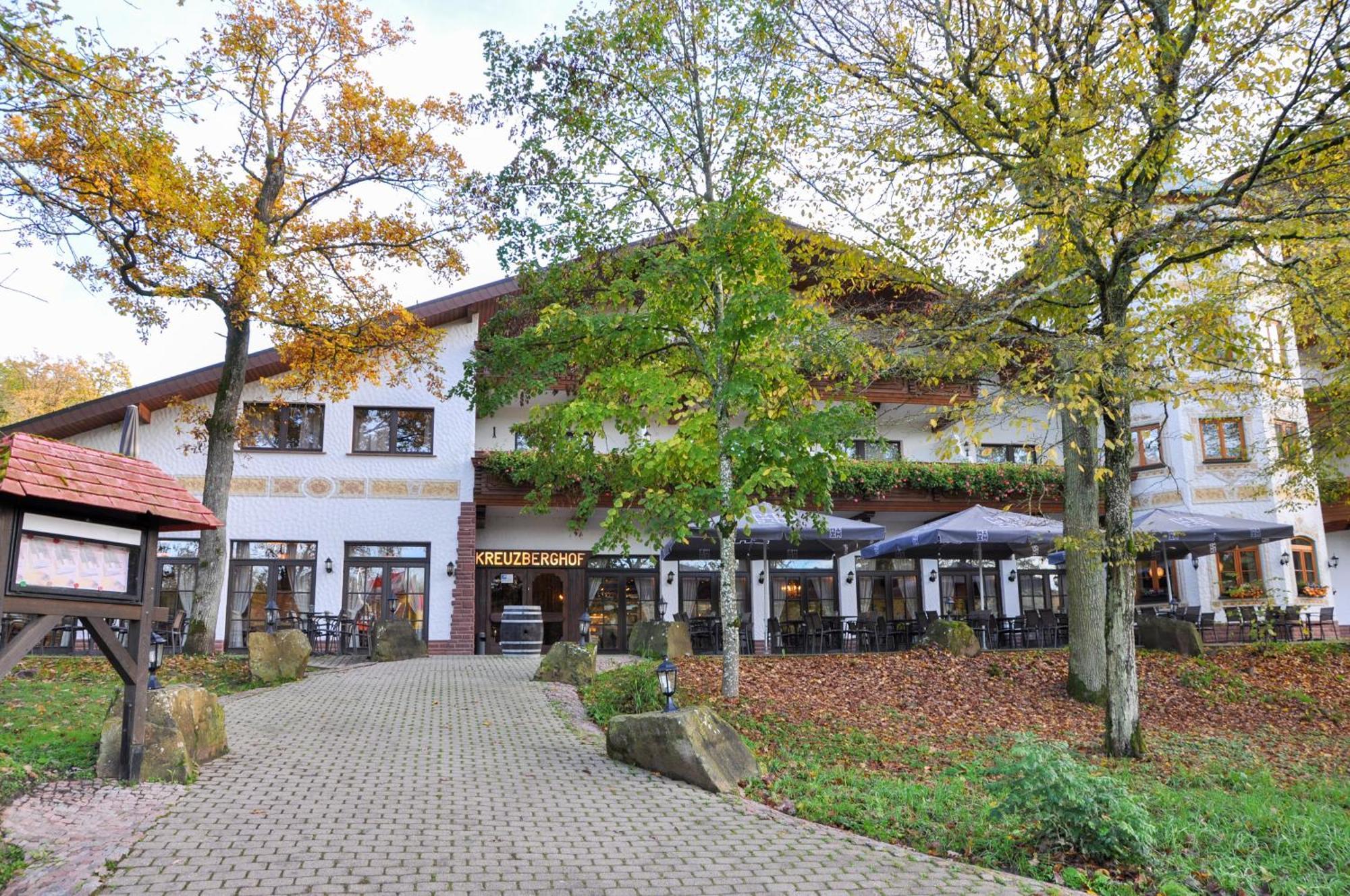 Hotel-Restaurant Kreuzberghof Tagungs- Und Veranstaltungshotel Tiefenbach  エクステリア 写真