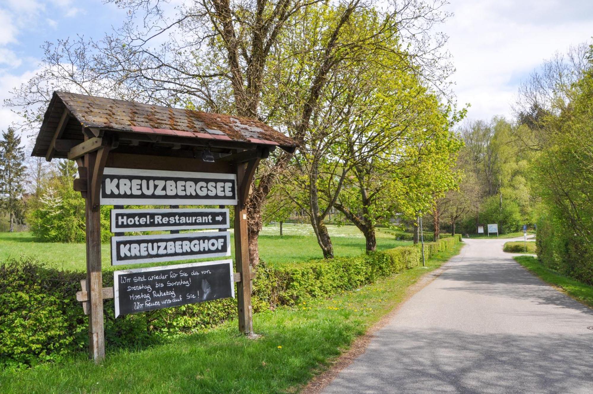 Hotel-Restaurant Kreuzberghof Tagungs- Und Veranstaltungshotel Tiefenbach  エクステリア 写真
